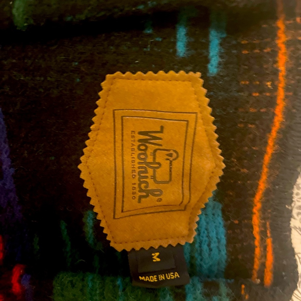 wool Aztec inspired vest - Picture 3 of 3